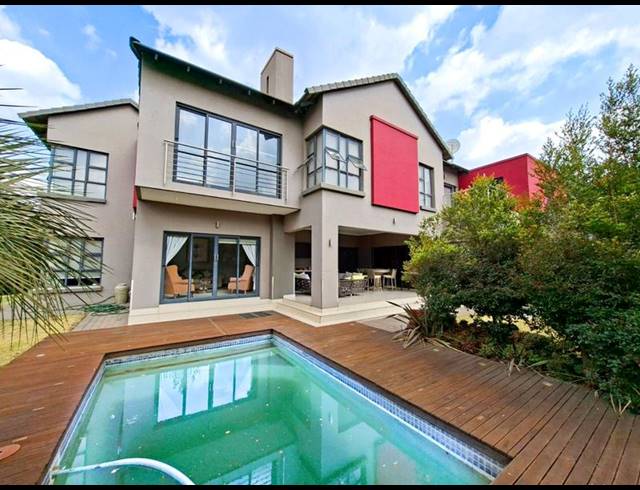 6 BEDROOM HOUSE FOR SALE IN MIDSTREAM ESTATE